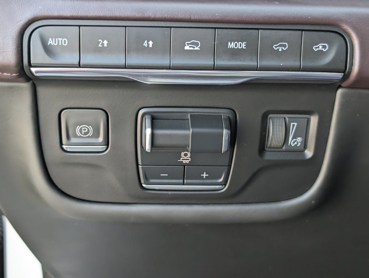 Used 2023 Cadillac Escalade Sport Platinum w/ LPO, Floor Liner Package AWD/4WD image 23