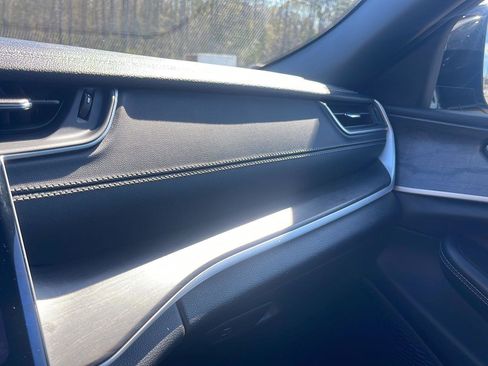 Certified 2025 Jeep Grand Cherokee Limited image 18