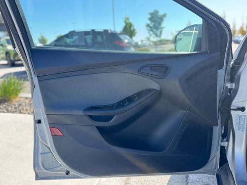 Used 2012 Ford Focus SE FWD image 9