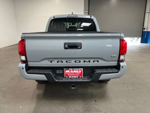 Used 2019 Toyota Tacoma TRD Off-Road AWD/4WD image 4