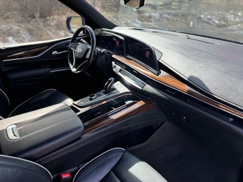 Used 2021 Cadillac Escalade ESV Premium Luxury w/ LPO, Radiant Package image 21