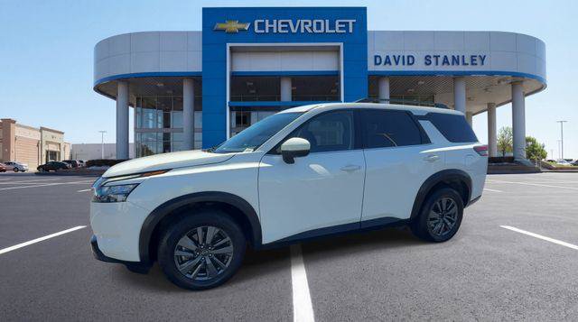 Used 2023 Nissan Pathfinder SV AWD/4WD image 4