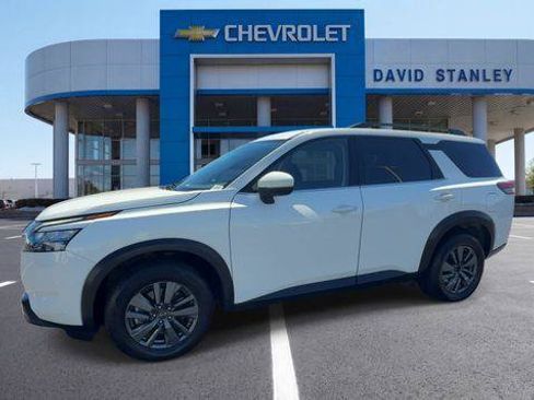 Used 2023 Nissan Pathfinder SV AWD/4WD image 4