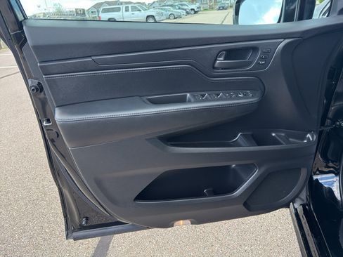 Used 2025 Honda Odyssey Sport-L image 10