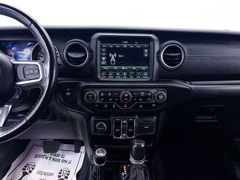 Used 2022 Jeep Wrangler Unlimited Sahara w/ Cold Weather Group AWD/4WD image 7