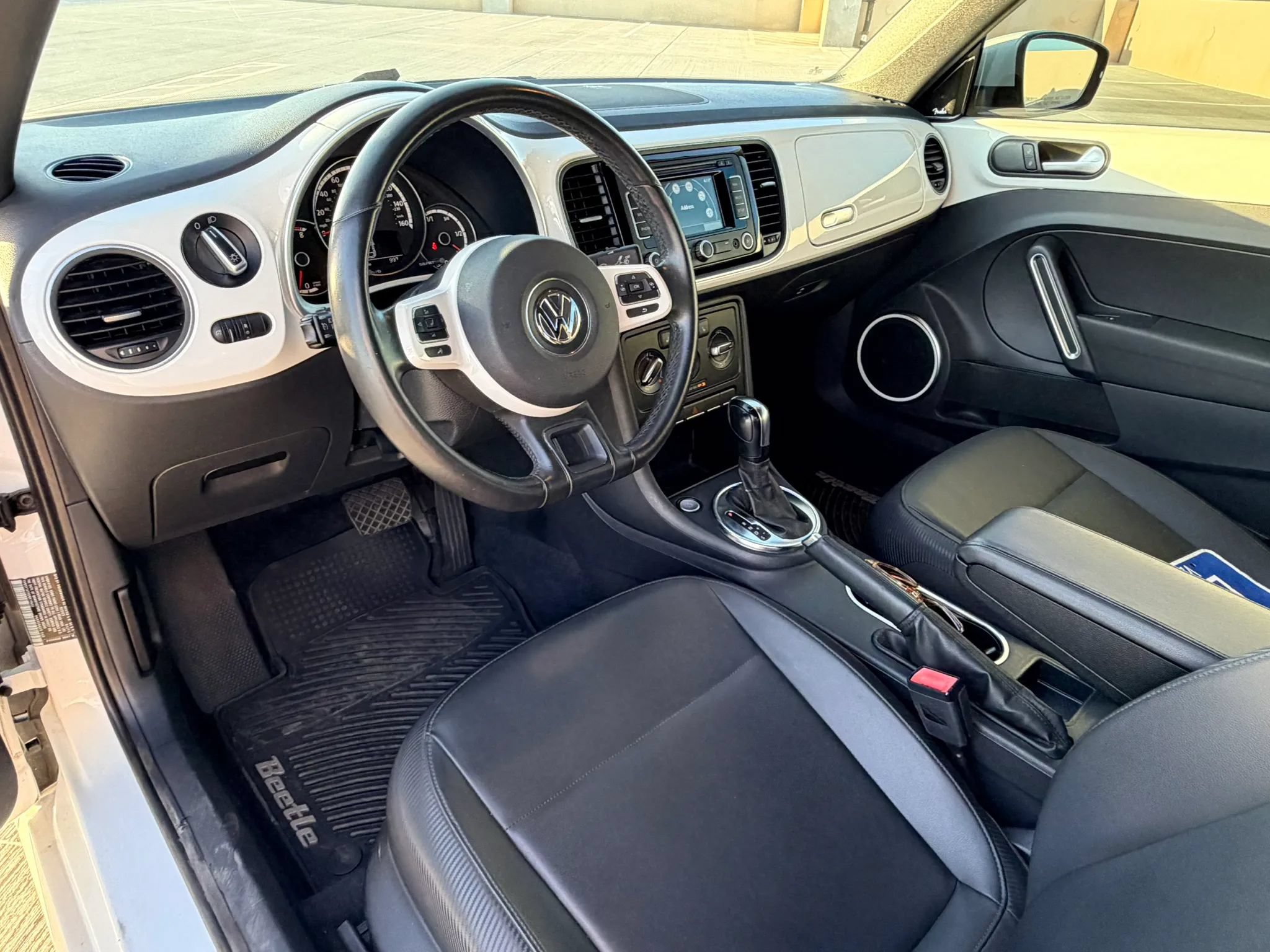 Used 2013 Volkswagen Beetle 2.5 FWD image 25