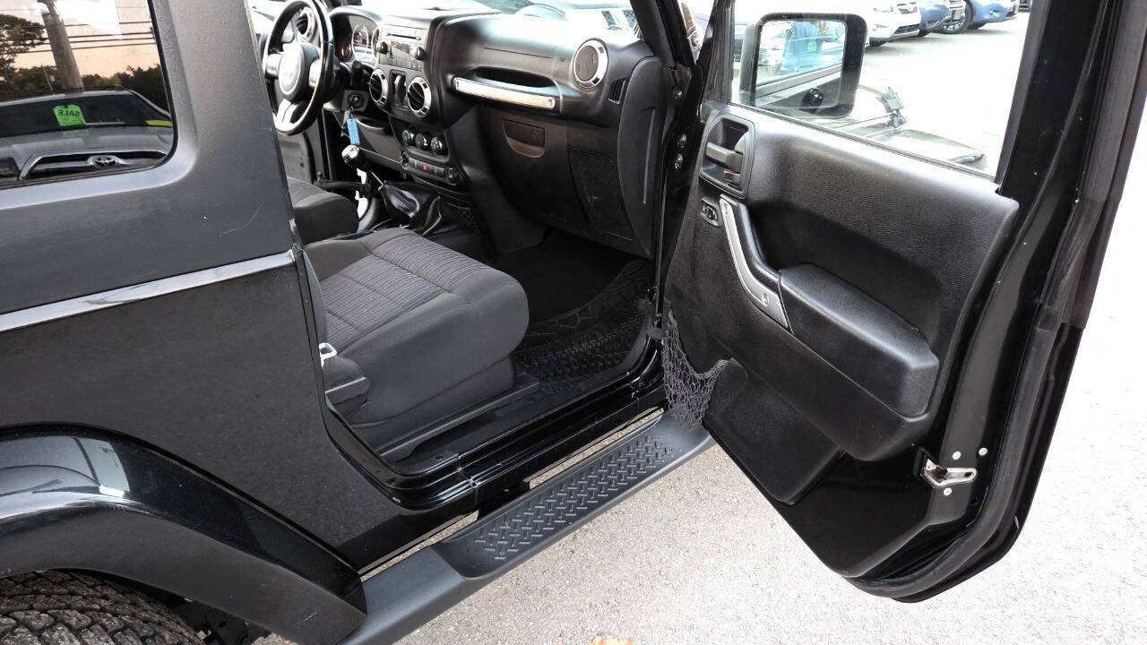 Used 2012 Jeep Wrangler Sahara w/ Dual Top Group AWD/4WD image 36