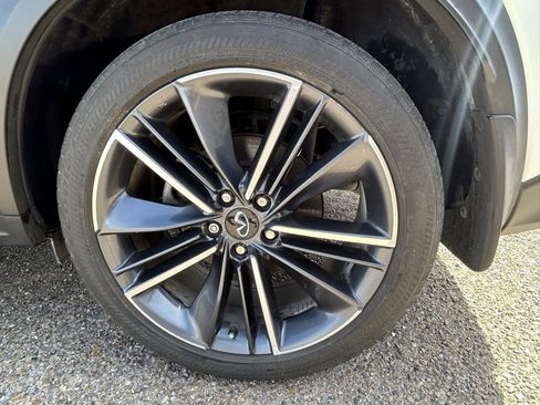Used 2023 INFINITI QX50 Sport image 9