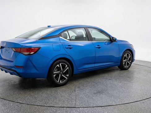 Used 2025 Nissan Sentra SV FWD image 9