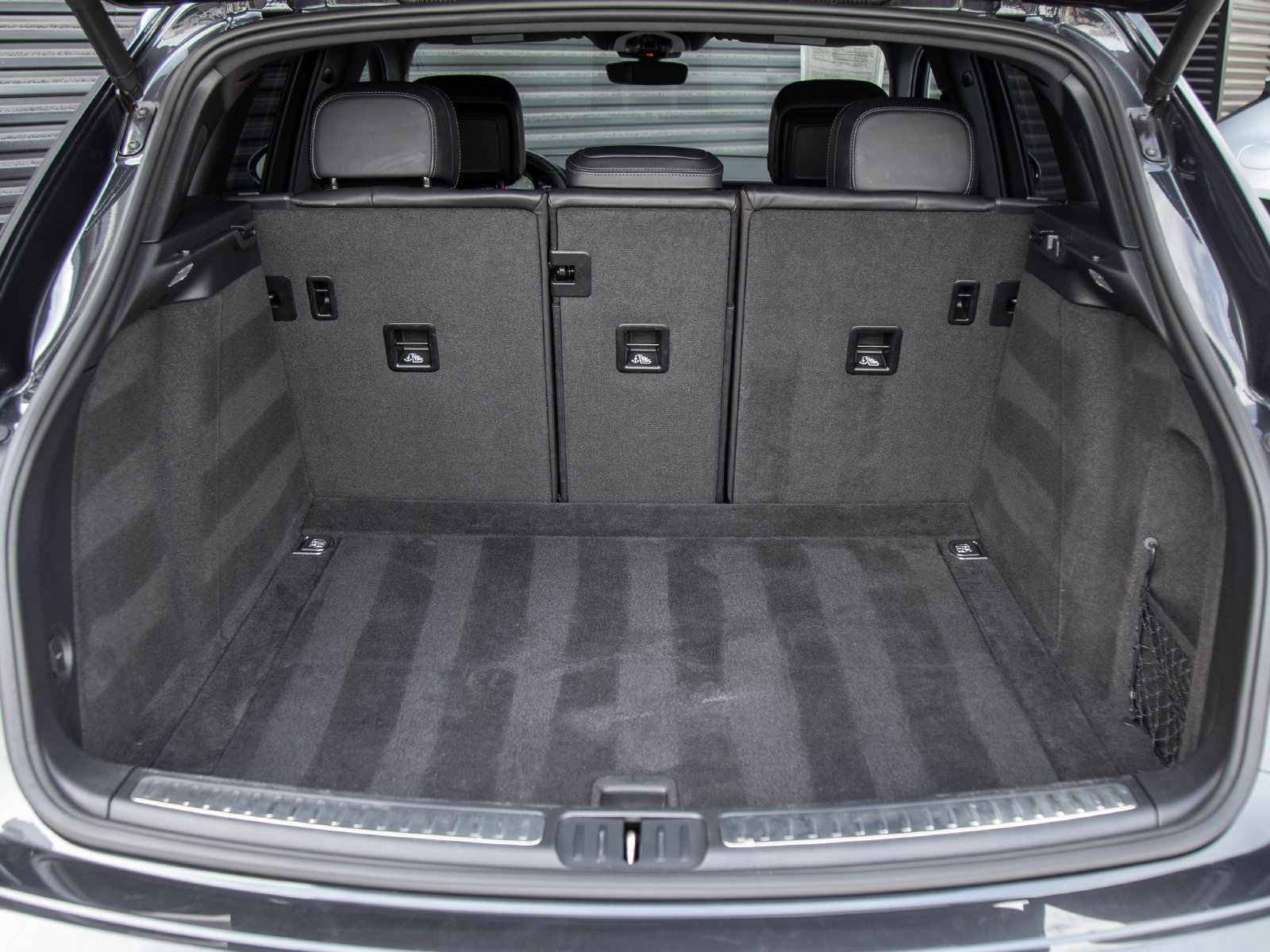 Certified 2024 Porsche Macan S AWD/4WD image 23