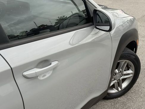 Used 2022 Hyundai Kona SE image 10