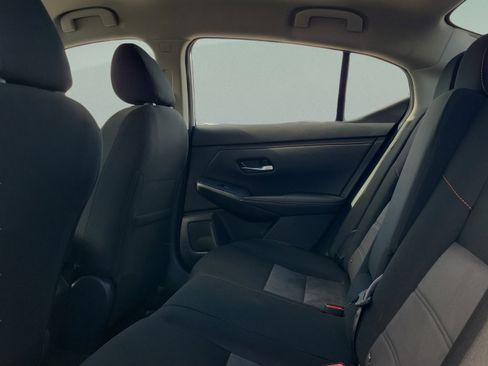 Used 2025 Nissan Sentra SR FWD image 9