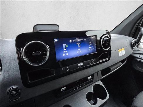 Used 2025 Mercedes-Benz Sprinter 2500 image 13