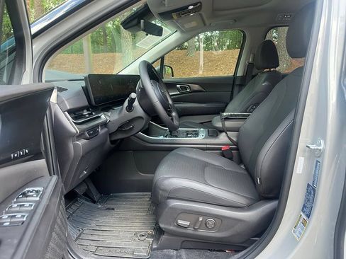 Used 2025 Kia Carnival SX Prestige FWD image 6