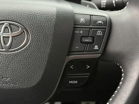 Used 2026 Toyota Camry SE w/ Convenience Package FWD image 15