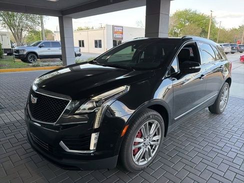 Certified 2023 Cadillac XT5 Sportv w/ Technology Package image 1