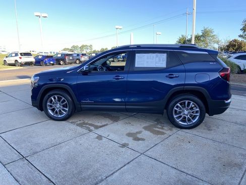 Used 2022 GMC Terrain SLT w/ LPO, Floor Liner Package image 6
