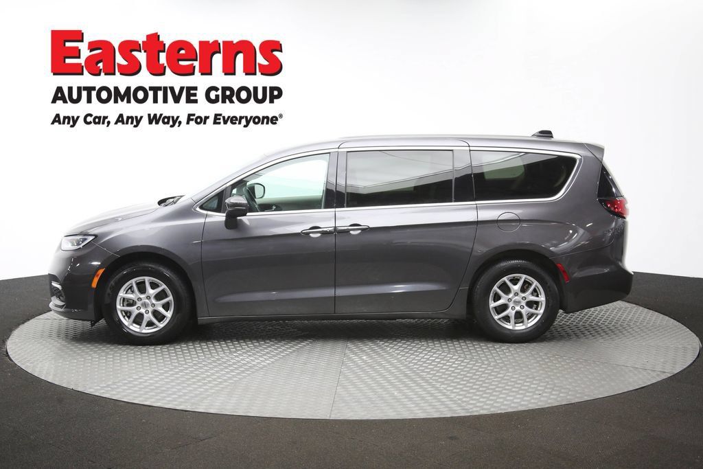 Used 2023 Chrysler Pacifica Touring-L FWD image 63