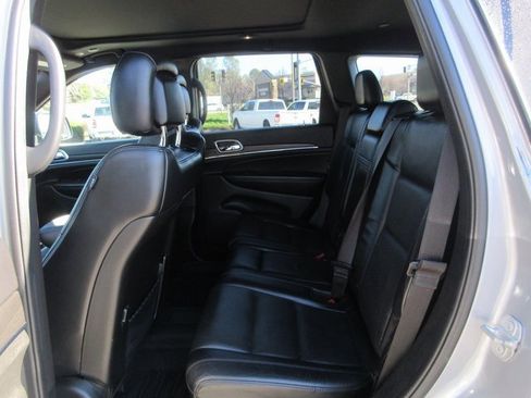 Used 2018 Jeep Grand Cherokee Limited w/ Luxury Group II image 22
