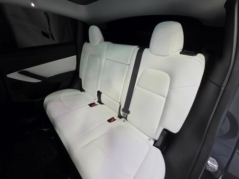 Used 2022 Tesla Model Y Performance AWD/4WD image 28