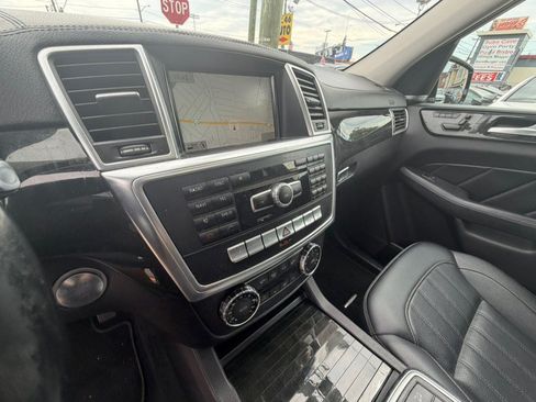 Used 2016 Mercedes-Benz GL 450 4MATIC image 12