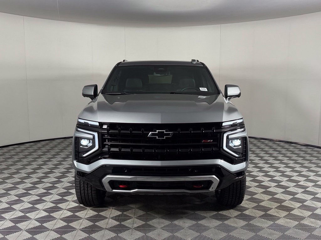 Used 2025 Chevrolet Suburban Z71 AWD/4WD image 4