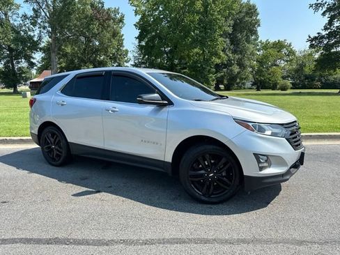 Used 2020 Chevrolet Equinox LT w/ Sport Edition AWD/4WD image 2