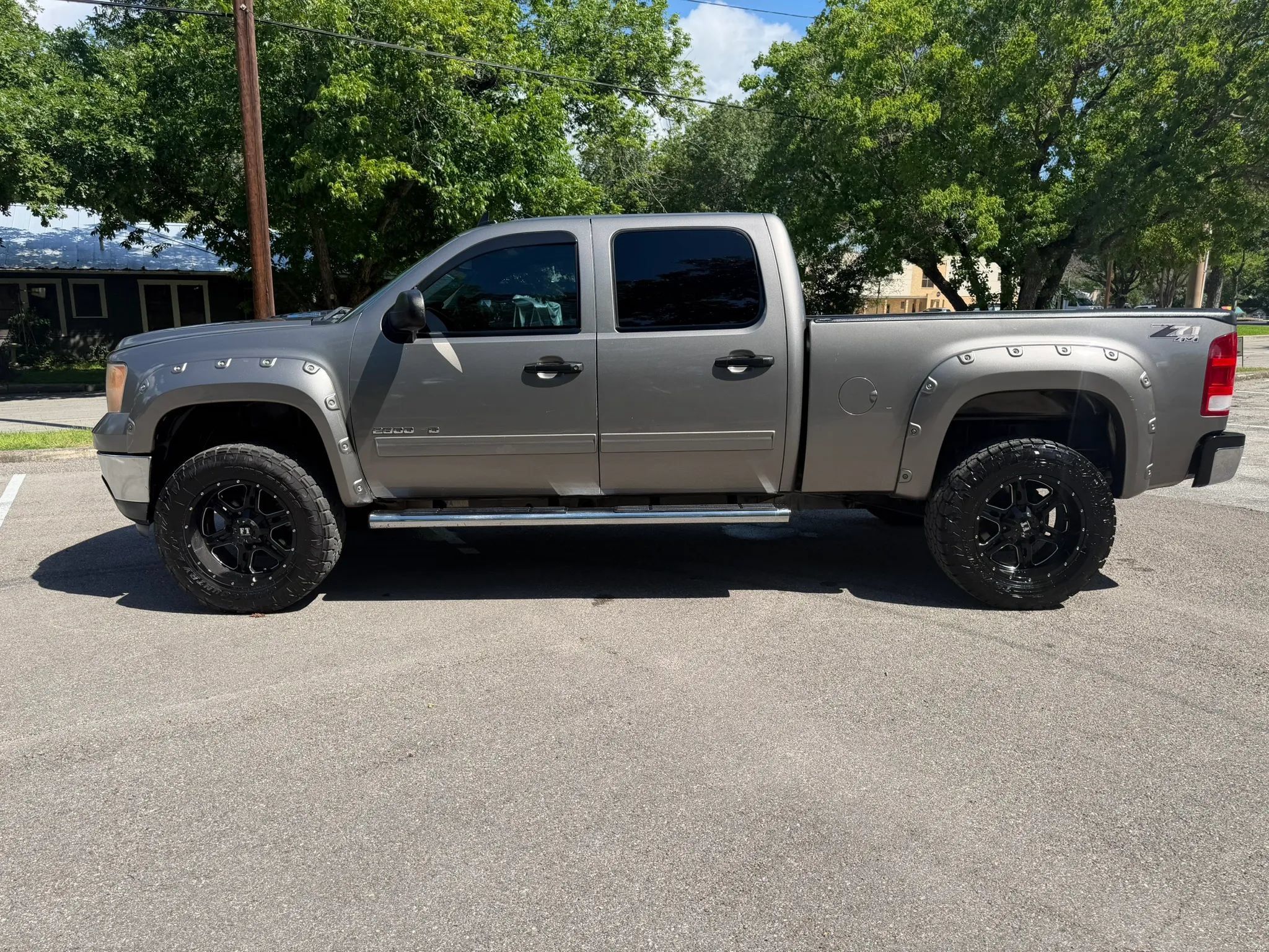 Used 2014 GMC Sierra 2500 SLE w/ SLE Preferred Package AWD/4WD image 8