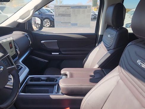 New 2025 Ford Expedition Platinum w/ Platinum Ultimate Package image 17