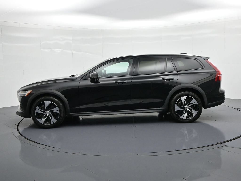 Used 2024 Volvo V60 B5 Cross Country Plus AWD/4WD image 8
