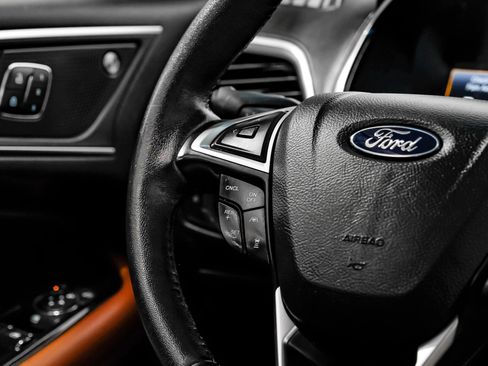 Used 2019 Ford Edge Titanium w/ Equipment Group 301A FWD image 25