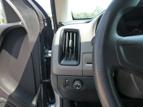 Used 2018 Chevrolet Colorado W/T RWD image 16