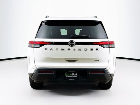 Used 2025 Nissan Pathfinder SV image 7