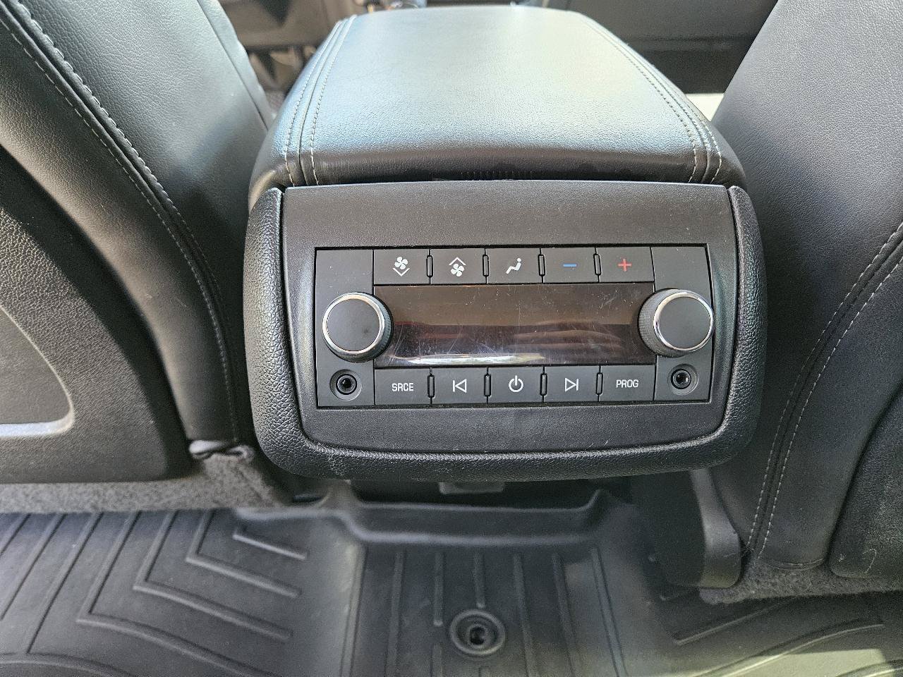 Used 2014 GMC Acadia SLT FWD image 16