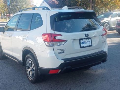 Used 2023 Subaru Forester Premium image 5