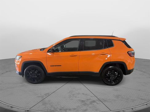 Used 2026 Jeep Compass Latitude AWD/4WD image 12