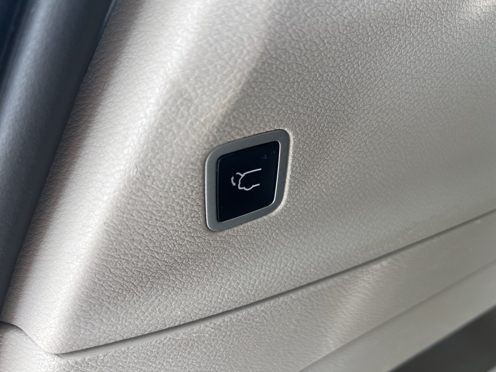 Used 2022 Chrysler Pacifica Touring-L FWD image 15