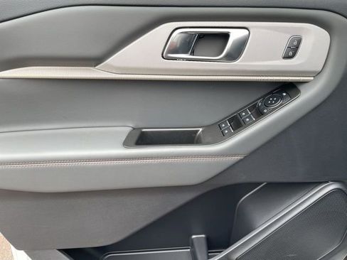 New 2026 Ford Explorer Active AWD/4WD image 13