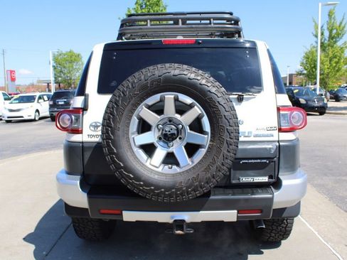 Used 2014 Toyota FJ Cruiser 4WD w/ Convenience Package image 8