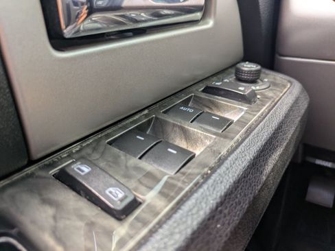 Used 2017 Ford Expedition Limited w/ Equipment Group 301A RWD image 28