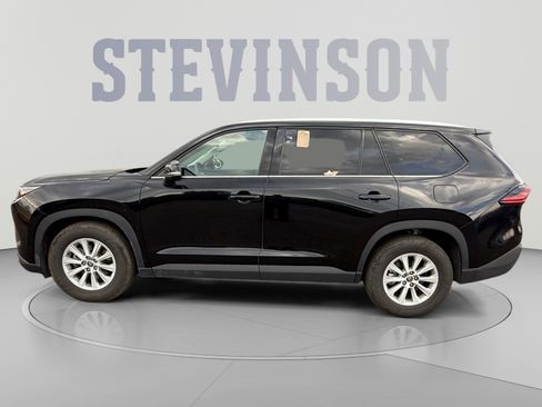 Used 2025 Toyota Grand Highlander AWD image 2