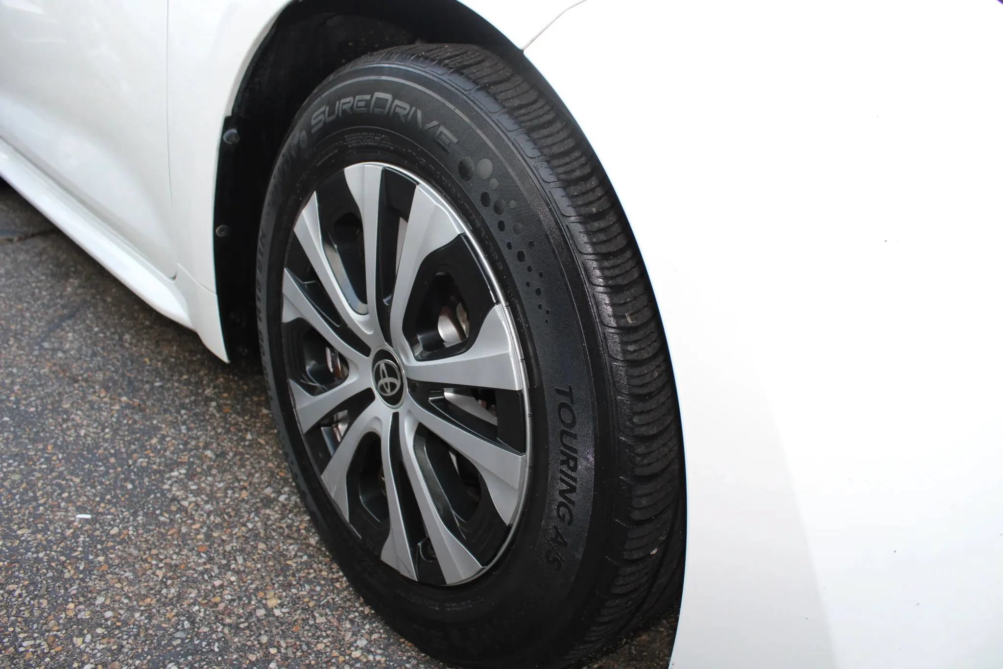 Used 2021 Toyota Corolla LE FWD image 29