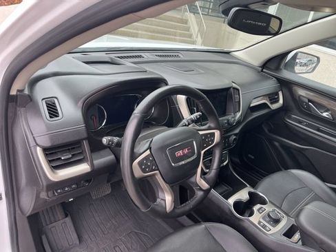 Used 2024 GMC Terrain Denali w/ Denali Premium Package AWD/4WD image 8