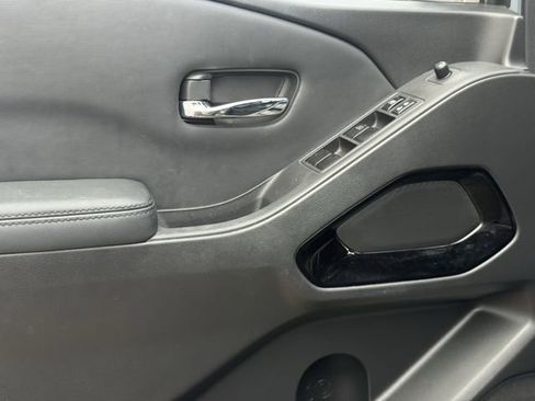 Used 2022 Nissan Frontier PRO-4X w/ Pro-4X Premium Package AWD/4WD image 27