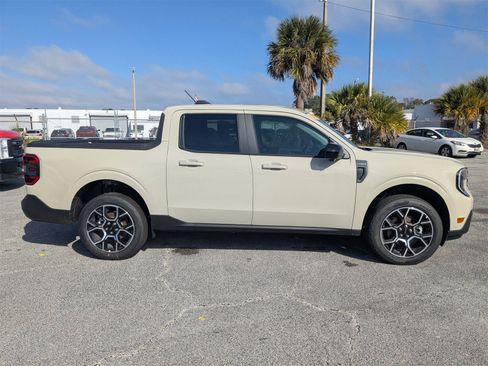 New 2025 Ford Maverick Lariat image 3