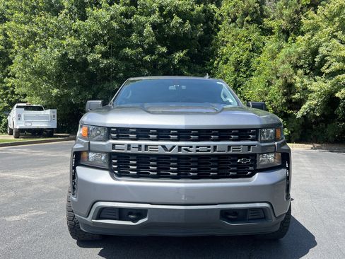 Used 2020 Chevrolet Silverado 1500 Custom w/ Custom Value Package AWD/4WD image 3