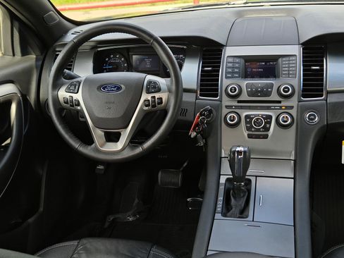 Used 2016 Ford Taurus SEL FWD image 20