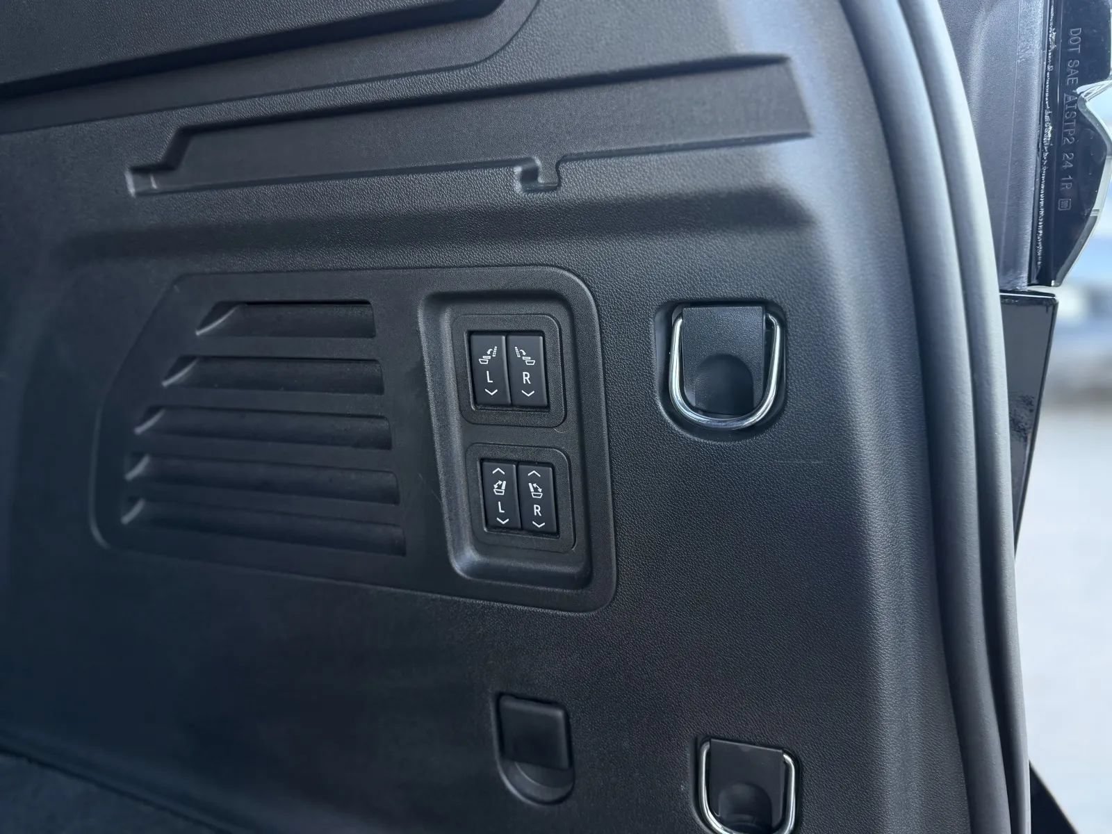Used 2026 Chevrolet Traverse RS w/ LPO, Floor Liner Package AWD/4WD image 47