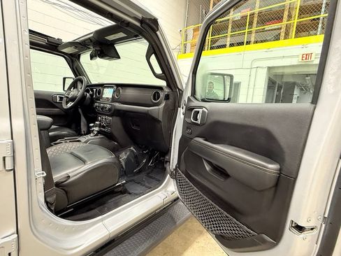 Used 2023 Jeep Wrangler Unlimited Sahara AWD/4WD image 43