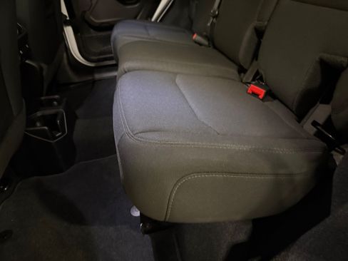 Used 2022 Jeep Wrangler Unlimited Sport AWD/4WD image 46